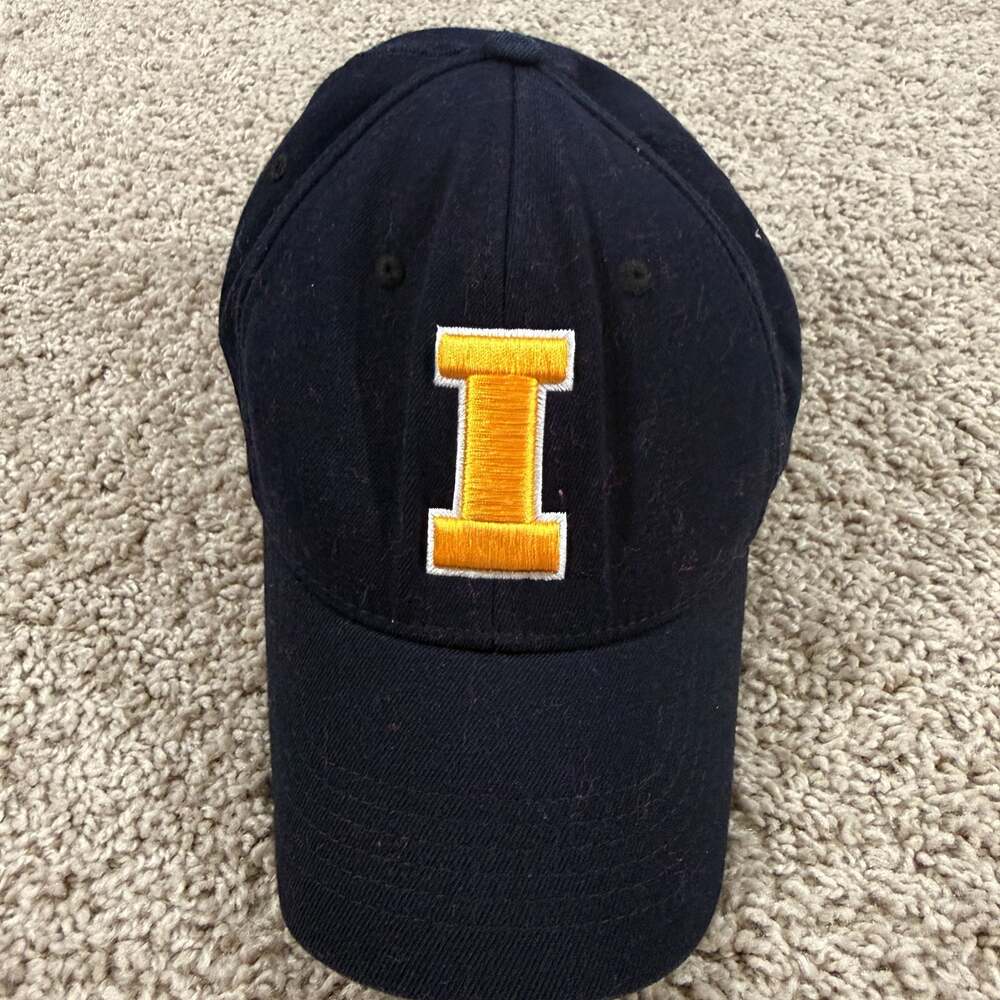 Iowa Hawkeyes Top Of The World One Fit Stretch Hat Black Gold NCAA Cap M/L